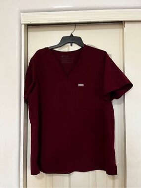 FIGS V-Neck Scrub Top/Bottom in Burgundy